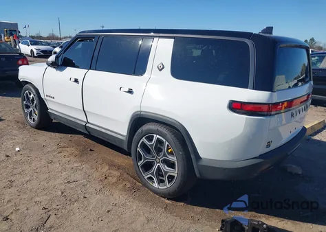 2025 Rivian R1S Ascend Tri Motor Max Pack/Premium Tri Motor Max Pack z USA, uszkodzony, nr VIN 7PDSGCBPXSN057904